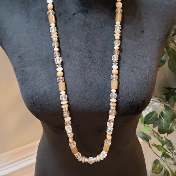 Womens Fashion Clear Cloudy Translucent Beads Collar Necklace with Lobster Clasp - Picture 1 of 6